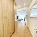 Apartment Miramar Luxurious Apartment, 3 Double For 6 Guests, Free Parking, Terrace, New *