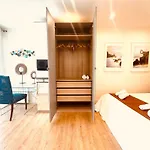 Miramar Luxurious Apartment, 3 Double For 6 Guests, Free Parking, Terrace, New Apartment San Sebastian