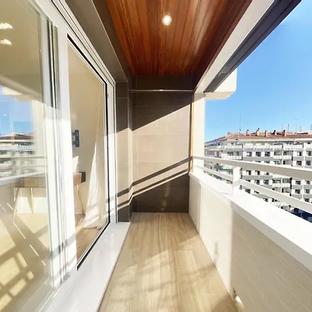 Apartmán Miramar Luxurious Apartment, 3 Double For 6 Guests, Free Parking, Terrace, New *