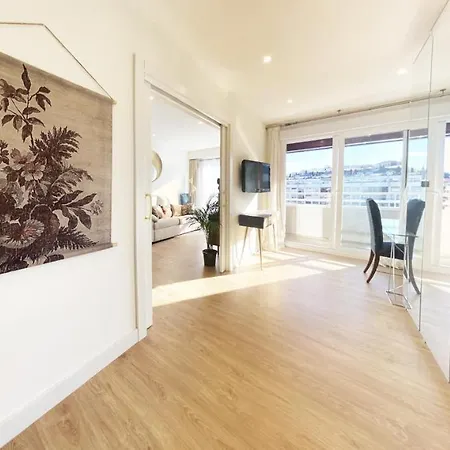 Bahia Luxurious Apartment, 3 Double Rooms, Free Parking, Terrace, Brand New *