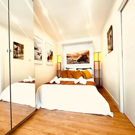 Apartmán Miramar Luxurious Apartment, 3 Double For 6 Guests, Free Parking, Terrace, New