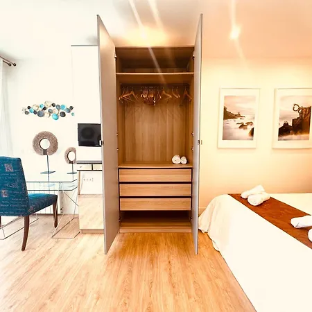 Miramar Luxurious Apartment, 3 Double For 6 Guests, Free Parking, Terrace, New Apartamento San Sebastián