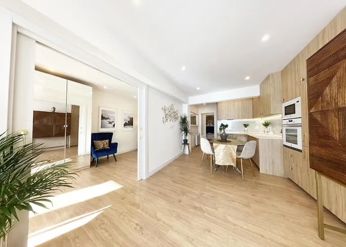 Miramar Luxurious Apartment, 3 Double For 6 Guests, Free Parking, Terrace, New Apartment San Sebastian