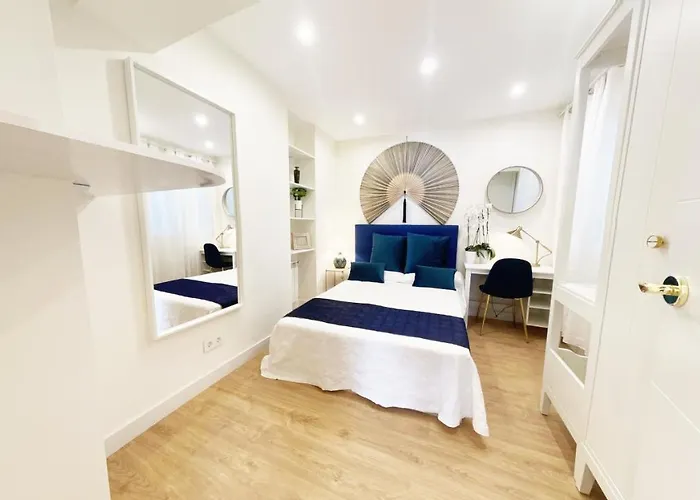 Apartment Miramar Luxurious Apartment, 3 Double For 6 Guests, Free Parking, Terrace, New San Sebastian