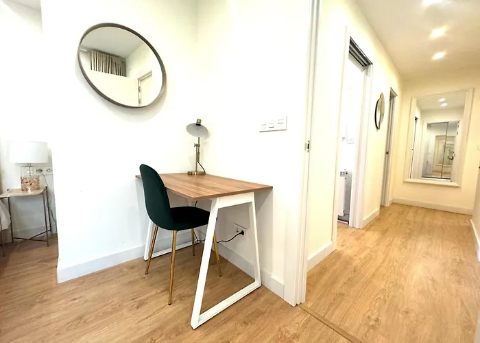 Apartment Miramar Luxurious Apartment, 3 Double For 6 Guests, Free Parking, Terrace, New