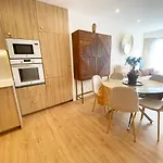 Miramar Luxurious Apartment, 3 Double For 6 Guests, Free Parking, Terrace, New * 산세바스티안