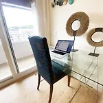 아파트 Miramar Luxurious Apartment, 3 Double For 6 Guests, Free Parking, Terrace, New