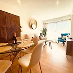Miramar Luxurious Apartment, 3 Double For 6 Guests, Free Parking, Terrace, New Apartamento San Sebastián