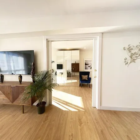 Miramar Luxurious Apartment, 3 Double For 6 Guests, Free Parking, Terrace, New * San Sebastián