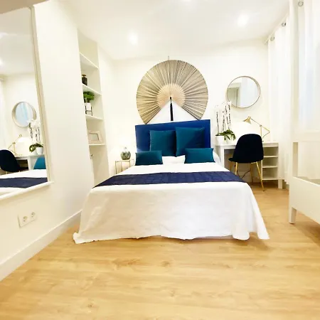 Miramar Luxurious Apartment, 3 Double For 6 Guests, Free Parking, Terrace, New San Sebastián