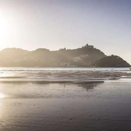 Miramar Luxurious Apartment, 3 Double For 6 Guests, Free Parking, Terrace, New Lägenhet *