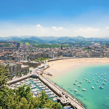 Miramar Luxurious Apartment, 3 Double For 6 Guests, Free Parking, Terrace, New * San Sebastian