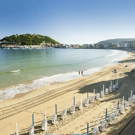 Lägenhet Miramar Luxurious Apartment, 3 Double For 6 Guests, Free Parking, Terrace, New