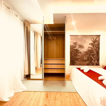 Apartamento Miramar Luxurious Apartment, 3 Double For 6 Guests, Free Parking, Terrace, New *