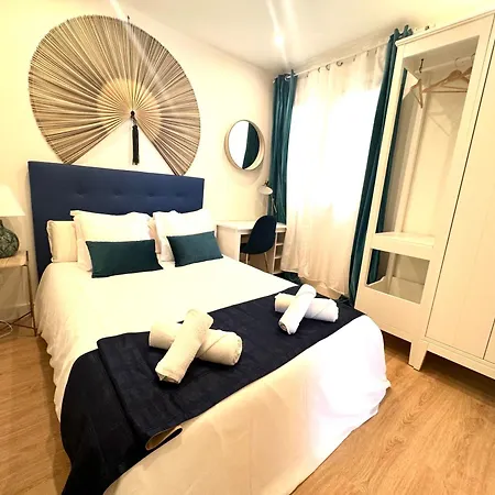 Miramar Luxurious Apartment, 3 Double For 6 Guests, Free Parking, Terrace, New Lägenhet