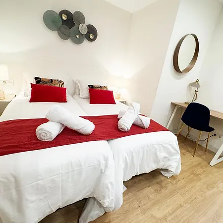 Miramar Luxurious Apartment, 3 Double For 6 Guests, Free Parking, Terrace, New * San Sebastián