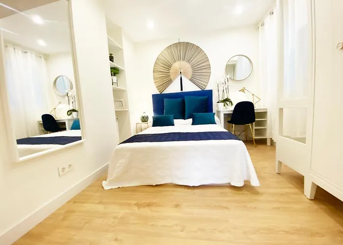 Miramar Luxurious Apartment, 3 Double For 6 Guests, Free Parking, Terrace, New San Sebastián