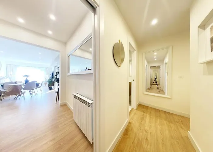 Miramar Luxurious Apartment, 3 Double For 6 Guests, Free Parking, Terrace, New