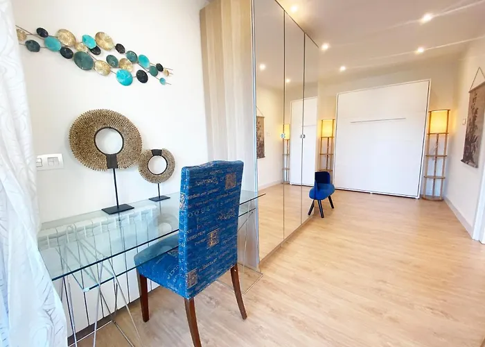 Apartman Miramar Luxurious Apartment, 3 Double For 6 Guests, Free Parking, Terrace, New *