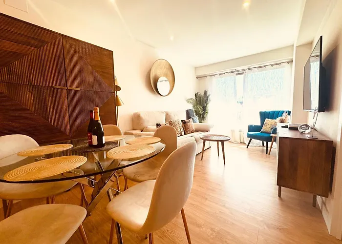 Miramar Luxurious Apartment, 3 Double For 6 Guests, Free Parking, Terrace, New Apartman San Sebastián