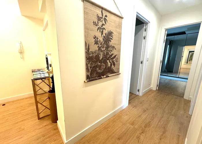 Miramar Luxurious Apartment, 3 Double For 6 Guests, Free Parking, Terrace, New Apartman *