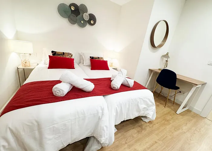 Miramar Luxurious Apartment, 3 Double For 6 Guests, Free Parking, Terrace, New * San Sebastián