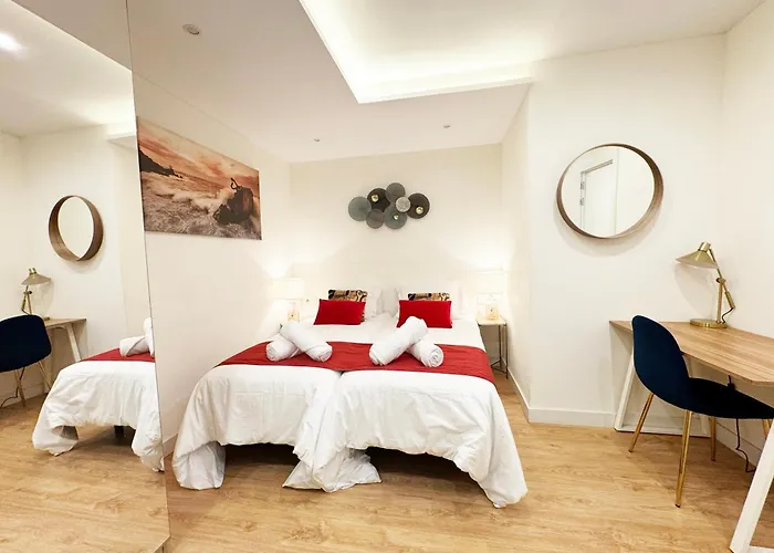 Miramar Luxurious Apartment, 3 Double For 6 Guests, Free Parking, Terrace, New San Sebastián