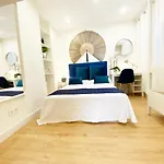 Miramar Luxurious Apartment, 3 Double For 6 Guests, Free Parking, Terrace, New 圣塞瓦斯蒂安