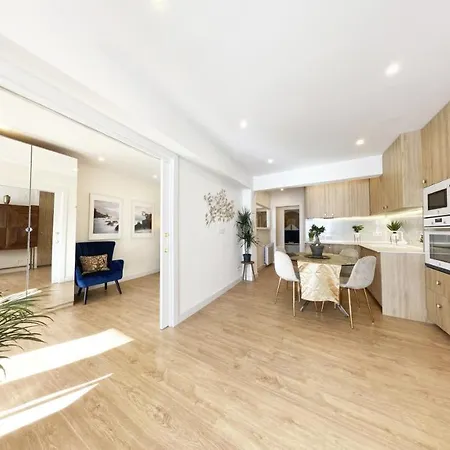 Miramar Luxurious Apartment, 3 Double For 6 Guests, Free Parking, Terrace, New Apartmán San Sebastián