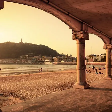 Miramar Luxurious Apartment, 3 Double For 6 Guests, Free Parking, Terrace, New