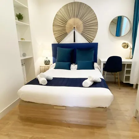 Apartmán Miramar Luxurious Apartment, 3 Double For 6 Guests, Free Parking, Terrace, New *