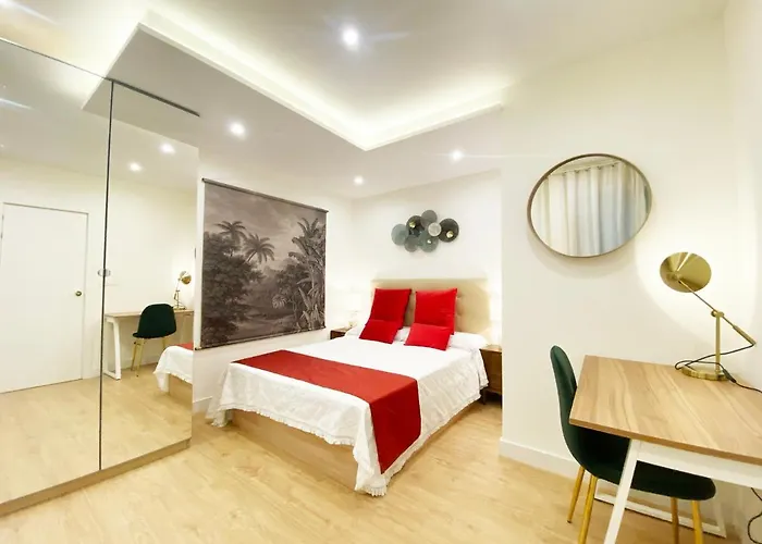 아파트 Miramar Luxurious Apartment, 3 Double For 6 Guests, Free Parking, Terrace, New