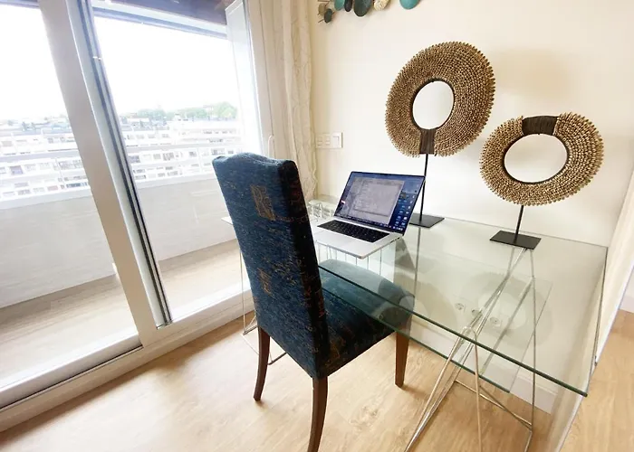 아파트 Miramar Luxurious Apartment, 3 Double For 6 Guests, Free Parking, Terrace, New