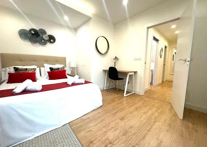 아파트 Miramar Luxurious Apartment, 3 Double For 6 Guests, Free Parking, Terrace, New 산세바스티안