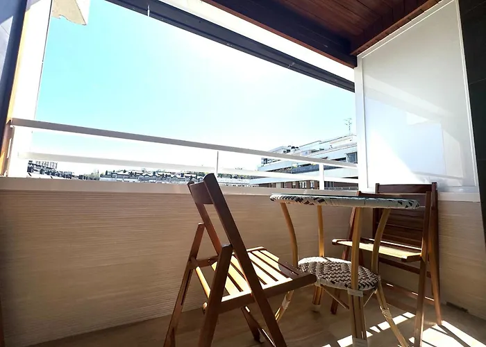 Miramar Luxurious Apartment, 3 Double For 6 Guests, Free Parking, Terrace, New * 산세바스티안